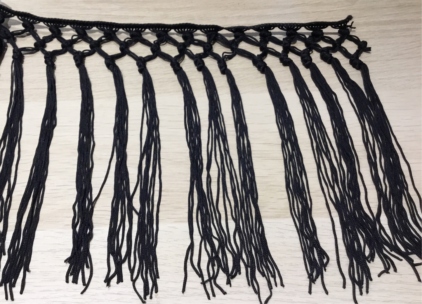 20cm knotted Fringe black