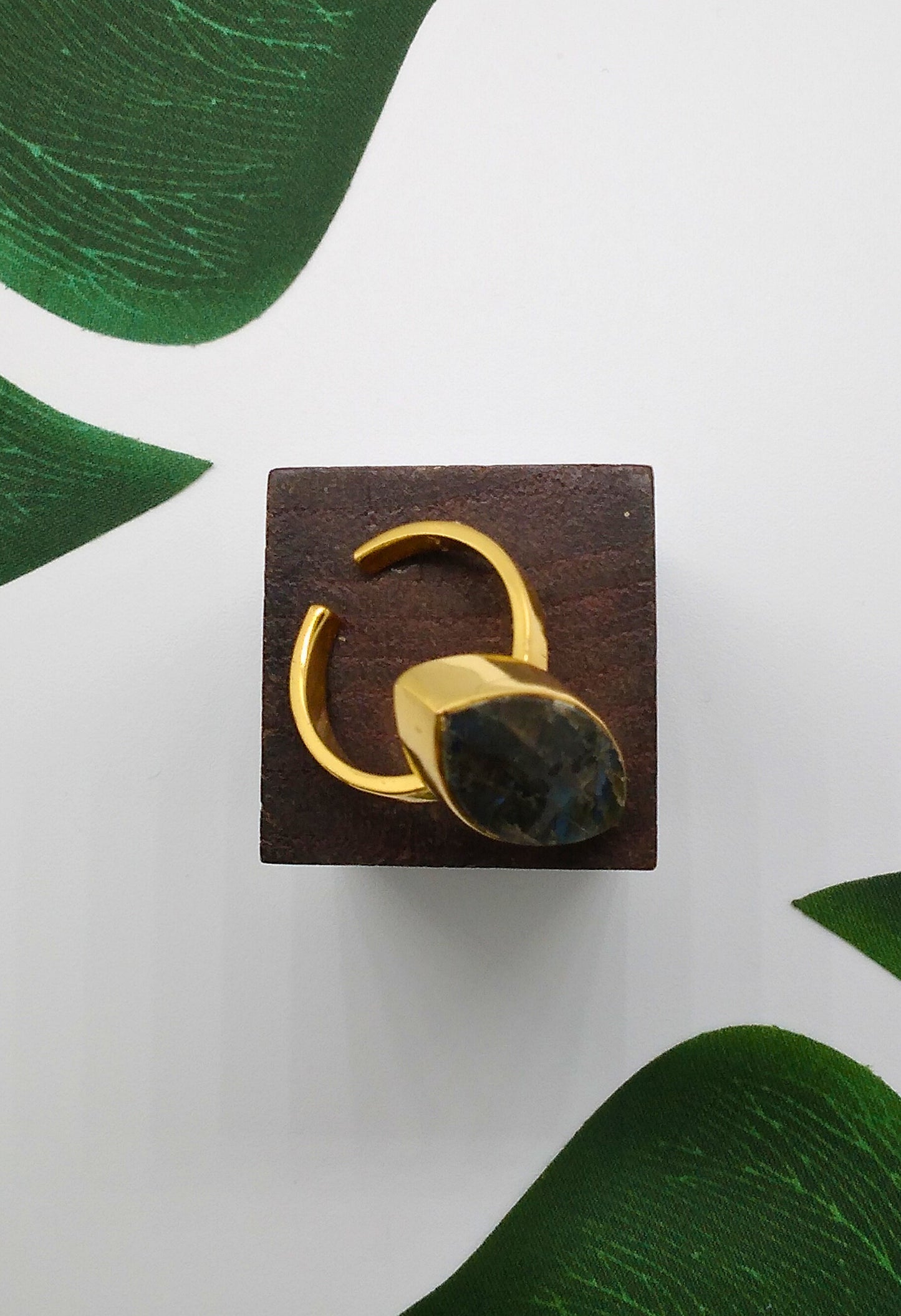 Labradorite Crackle Ring